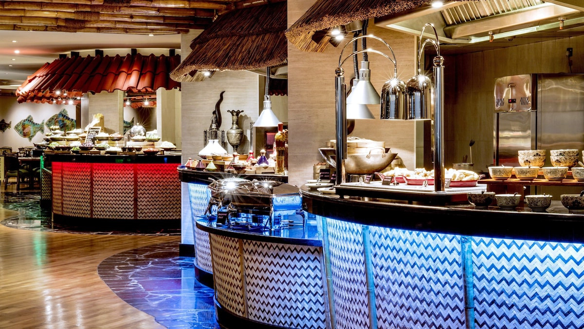 هتل کراون پلازا دیره دبی